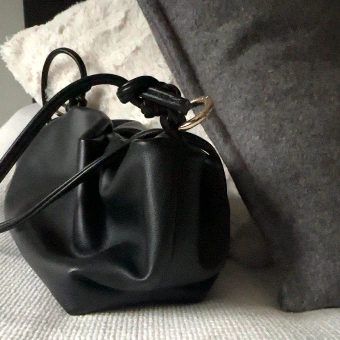 Svart axelväska  - 4