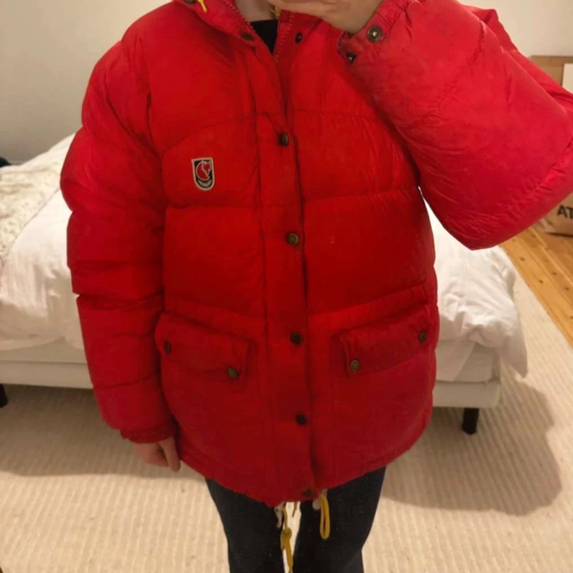 Röd dunjacka från Fjällräven - 91