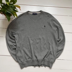 Ralph Lauren sweater - Väldigt skönt i materialet🙌 Storlek M men rekommenderas för 180+👍 Skick 9/10 | kom med frågor! 