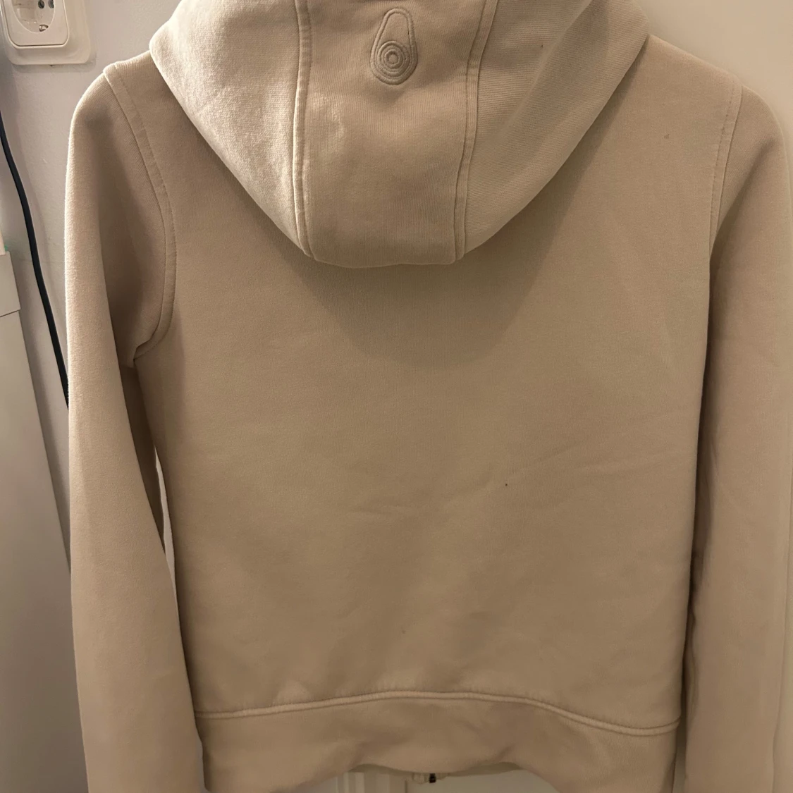 Beige huvtröja från Sail Racing - 92