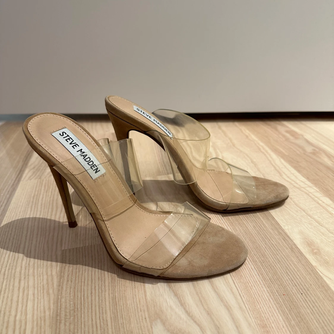 Beige klackskor från Steve Madden - 90