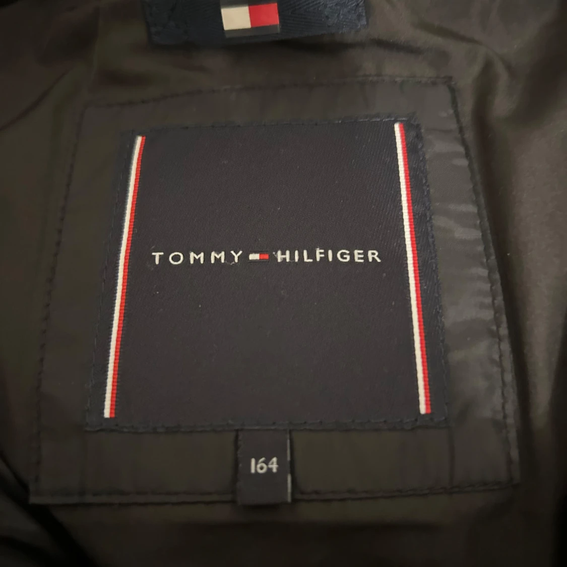 Svart dunväst från Tommy Hilfiger - 90