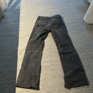 Lågmidjade jeans från Hm - Snygga oanvända låga jeans från Hm! Bootcut