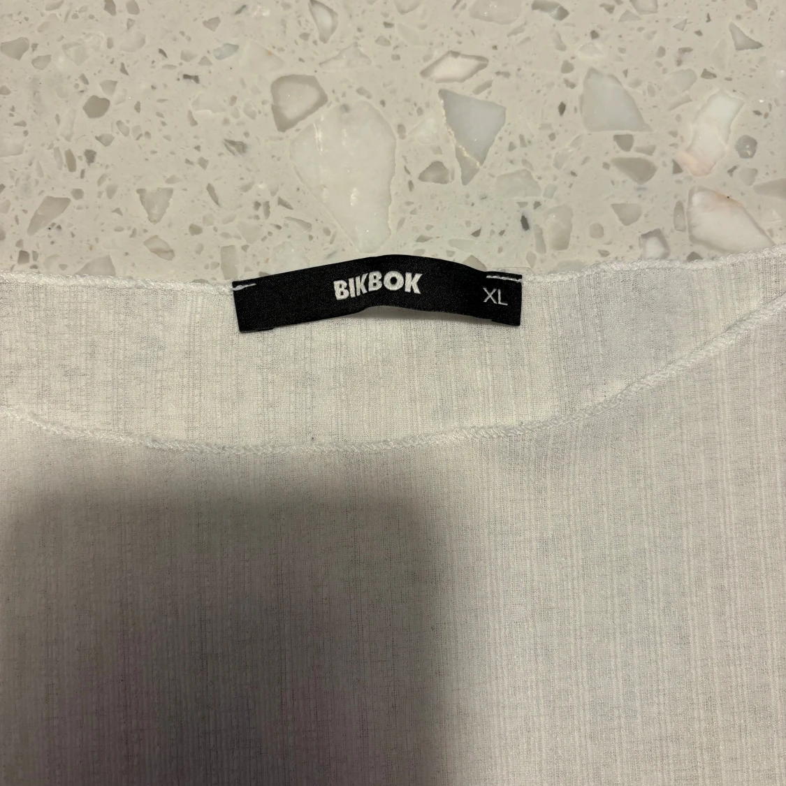 Vit långärmad tröja från Bik Bok - 90