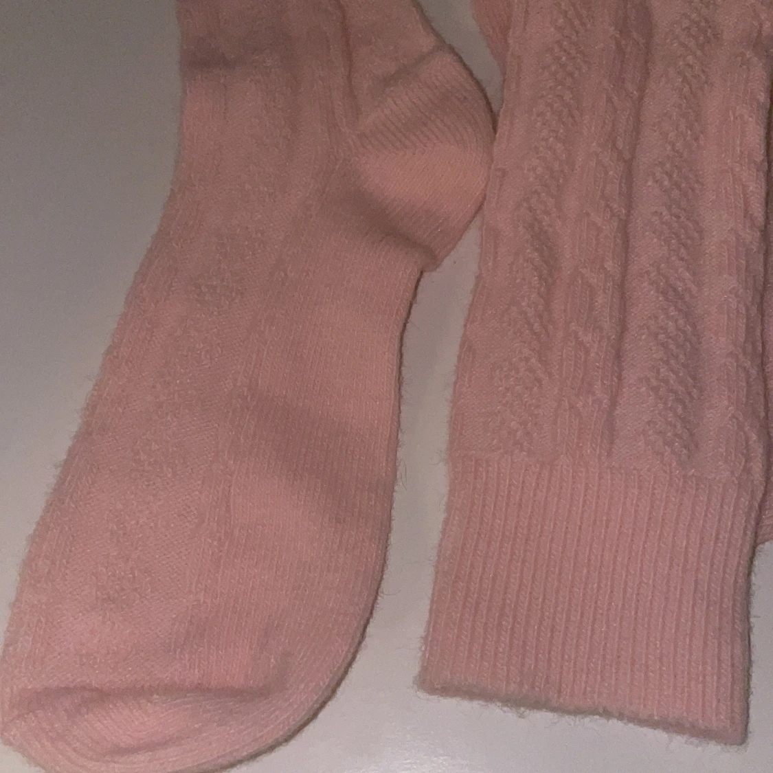 Rosa stickade strumpor - 90