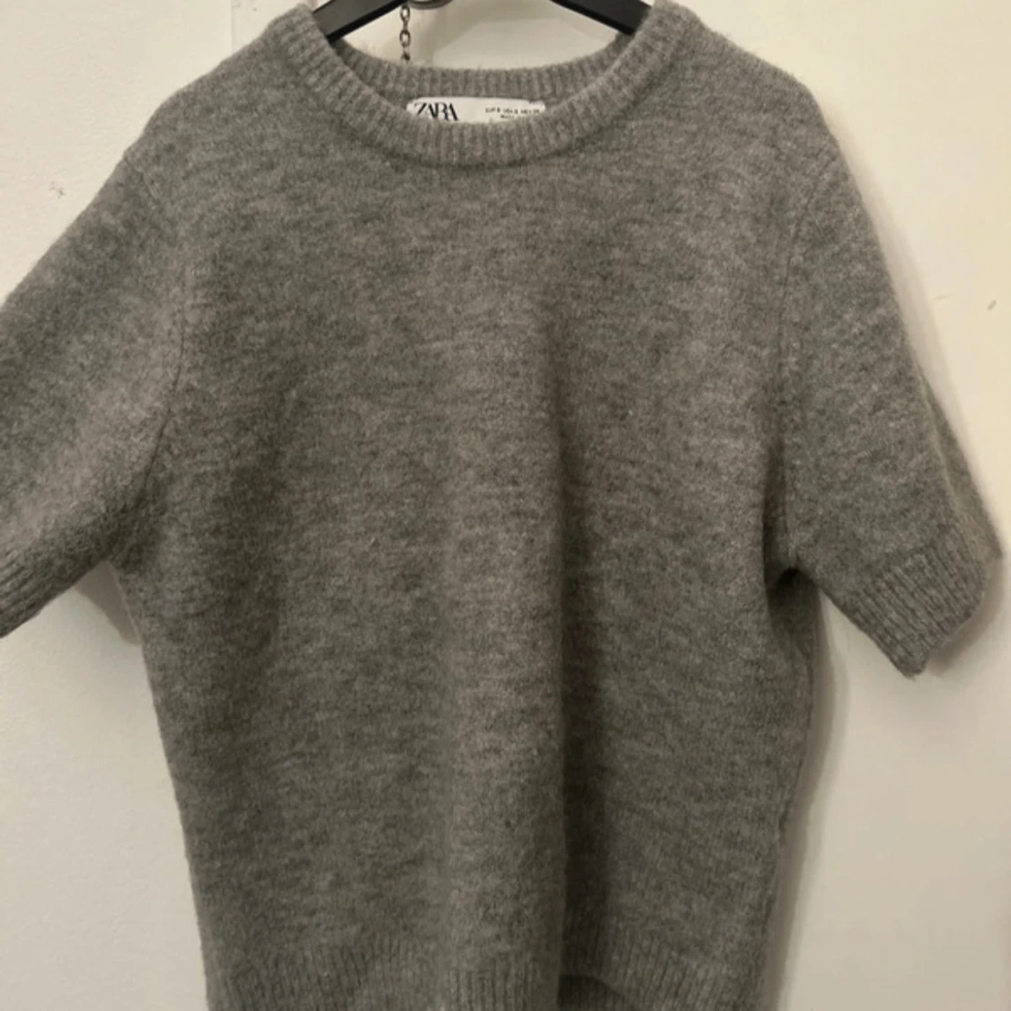 Grå kortärmad tröja från Zara - 90