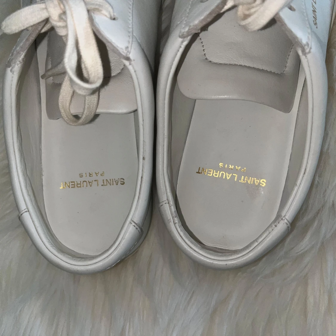 Vita sneakers från Saint Laurent - 90