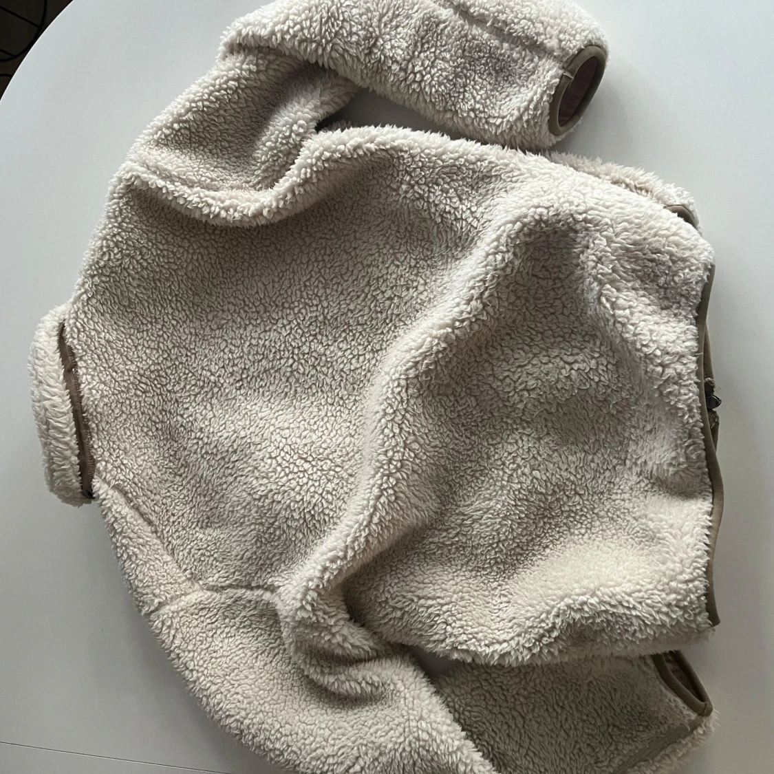 Vit teddyjacka från Carhartt - 90