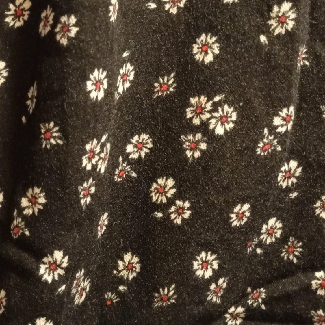 Svart blommig klänning från Divided - 91