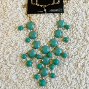 Halsband  - Helt nytt! Använd gärna KÖP NU.