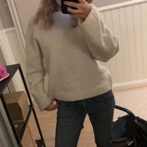 Lågmidjade Jeans - Säljer dessa snygga vintage jeansen i modellen Low waist  straight. I xs. Säljer för 600 köpta för 800, knappt använda 