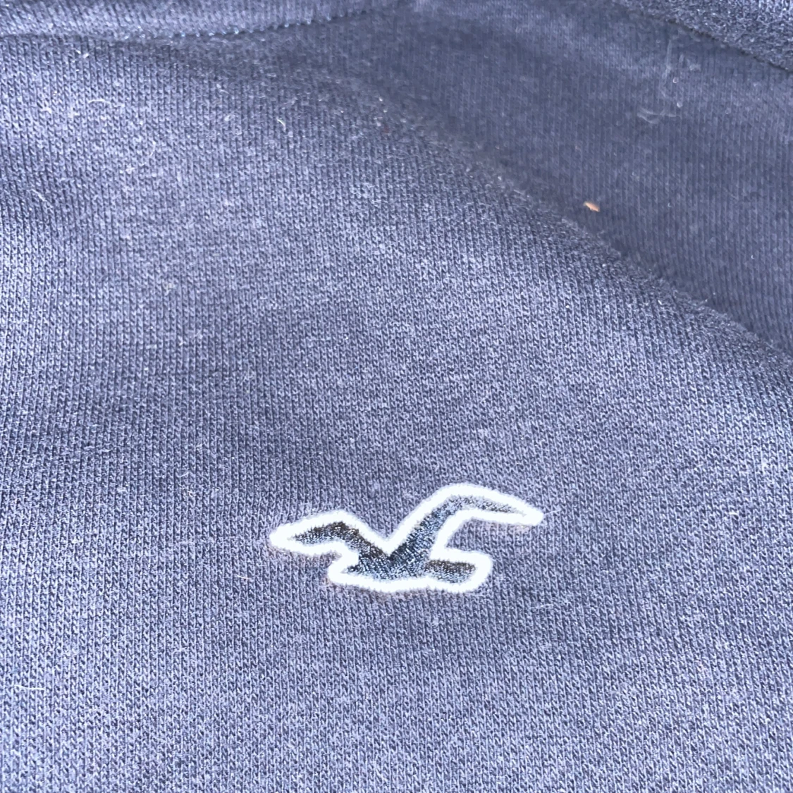 Svart hoodie från Hollister - 91