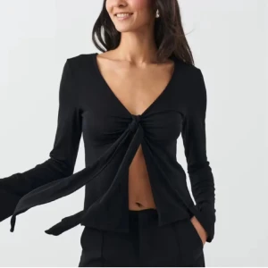 Ny gina soft touch svart - LAPPEN KVAR! säljer pågrund av att jag inte kan lämna tillbaka längre💕 Nypris 300kr säljer för 150!🫶🏼