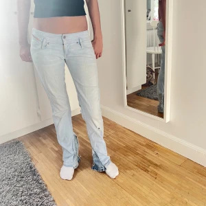 Diesel jeans - Säljer dessa ascoola jeans från diesel som jag sytt om där nere (inte alls noga) men jeansen i sig är galet fina!! Därav priset!