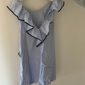 Blå klänning  - Säljer denna fina klänning