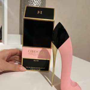 carolina herrera - Helt ny parfym köpt från kicks för 910kr säljs för 700kr