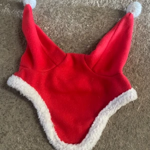 Julhuva till häs - Julhuva till häst, one size men skulle säga cob/full. 