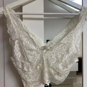 Spets topp - Bra sick använd någon enstaka gång stor i storleken 