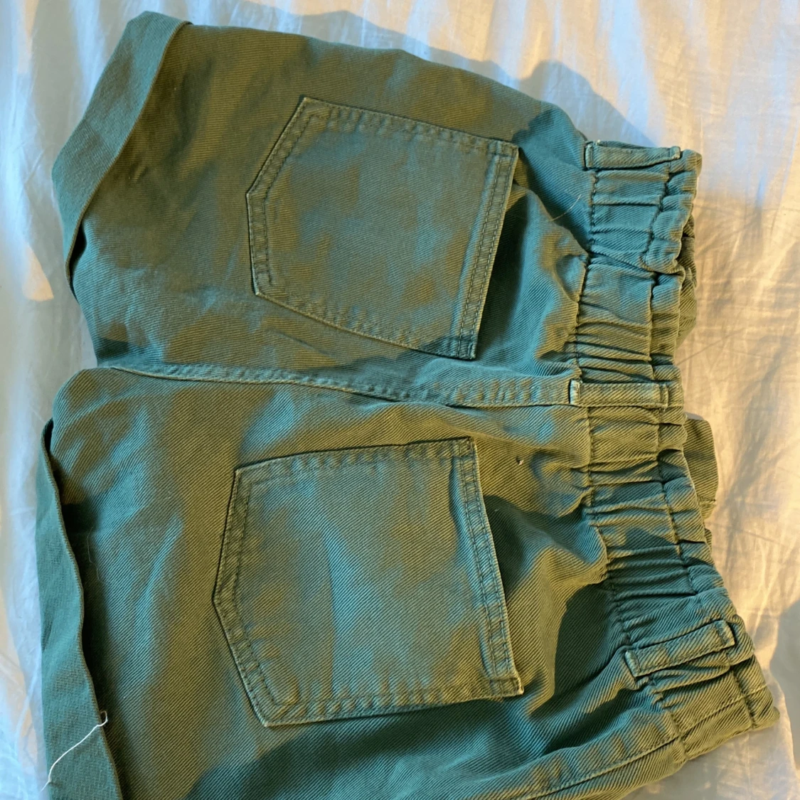 Gröna manchester shorts med elastisk midja - 91