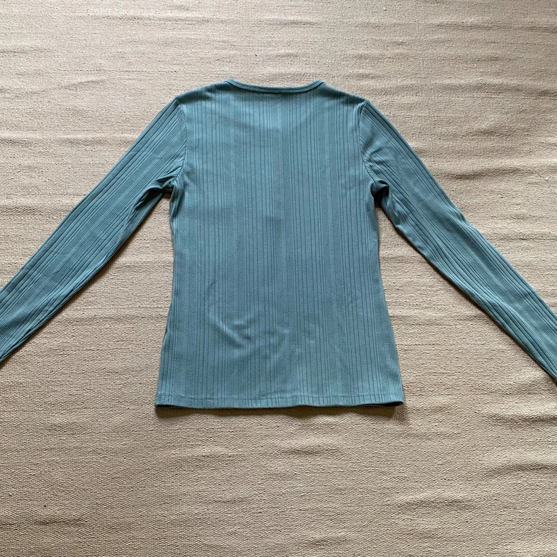 Grön ribbad tröja med knappar - 91