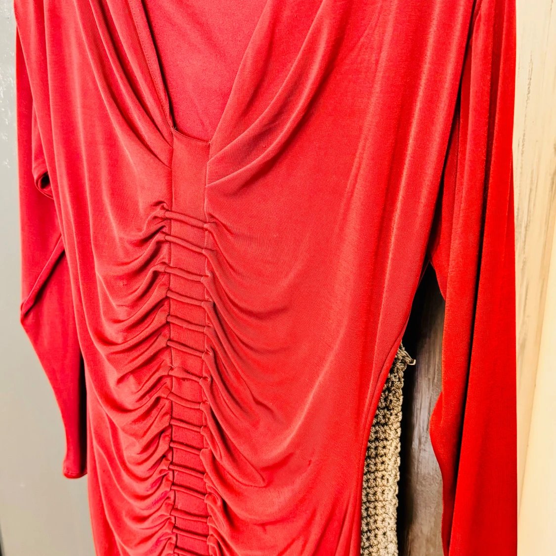 Vinröd klänning från Express - 93