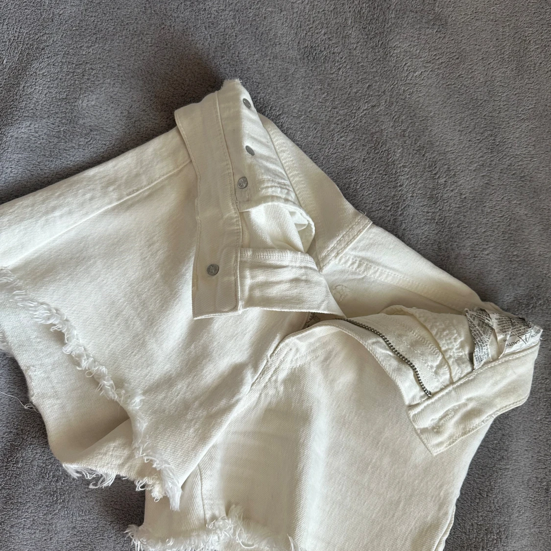Vita jeansshorts från Zara - 90