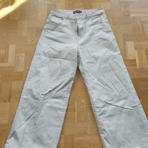 Jeans - Vida jeans i beige.