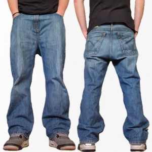 Volcom Jeans - Riktigt snygga Volcom Jeans🗣 Midja: 44cm | Ytterben: 95cm | Benöppning: 23cm👍 Kan gå ner i pris vid snabb affär🙏