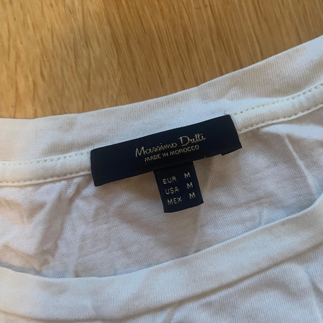 T-shirt med svart tryck - 90