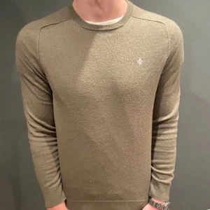 Morris tröja - Morris Merino tröja, fint skick med inga defekter. Storleken är M men passar för SX. Säljer den för den blivit för liten för mig. Pris är 449 men går att diskutera!