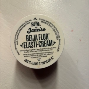 Sol de janeiro beija flor kräm  - I princip oanvänd,240 nypris. Säljer för 100, billigare vid snabb affär 😜