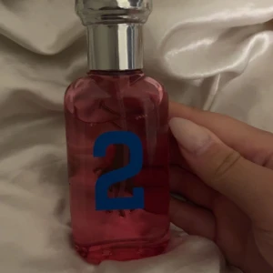 Rahlp lauren parfym.Org pris=650kr - Använt nån gång men nästan helt full💕