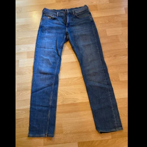 Gant jeans- slim fit  - Använd en gång , jätte bra skick 9/10 Midjan:41cm  Längd: 107cm  Leg opening :  18cm 