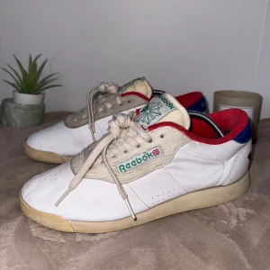 Reebok x Melody Ehsani Me Princess - Reebok x Melody Ehsani Me Princess collaboration women’s sneakers  Size: 40.5 Condition: Good  All defects are Always shown in the pictures if there are any!! Questions? Feel free to ask!  Checkout my account for more shoes, you might find a gem you size‼️