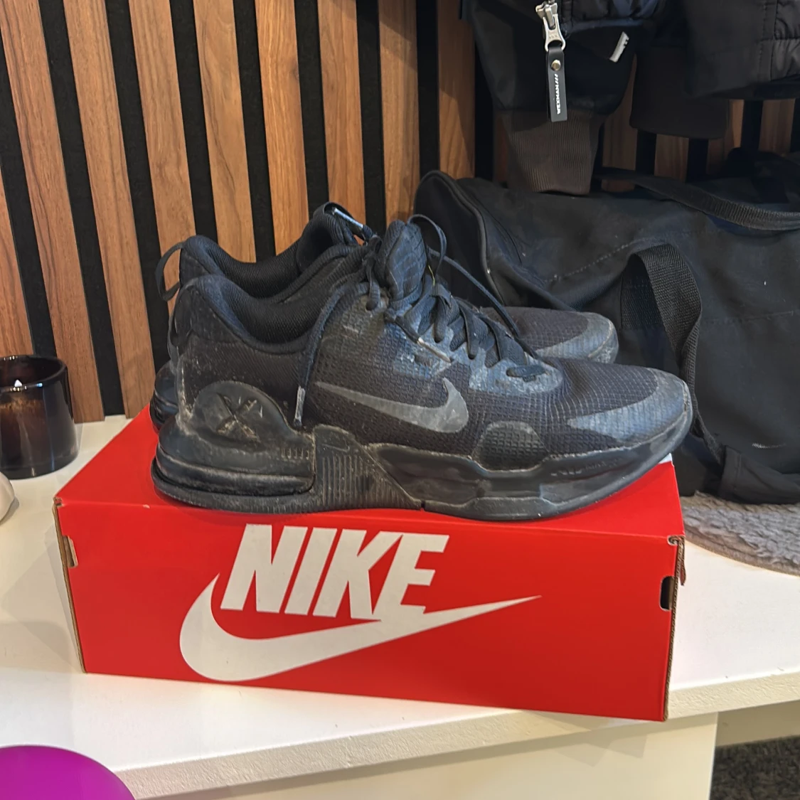 Svarta Nike Air Max Plus - 2