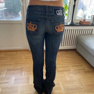 Lågmidjade bootcut jeans  - Low waist bootcut jeans som ser ut exakt som Victoria beckham jeans men är från rock & republic