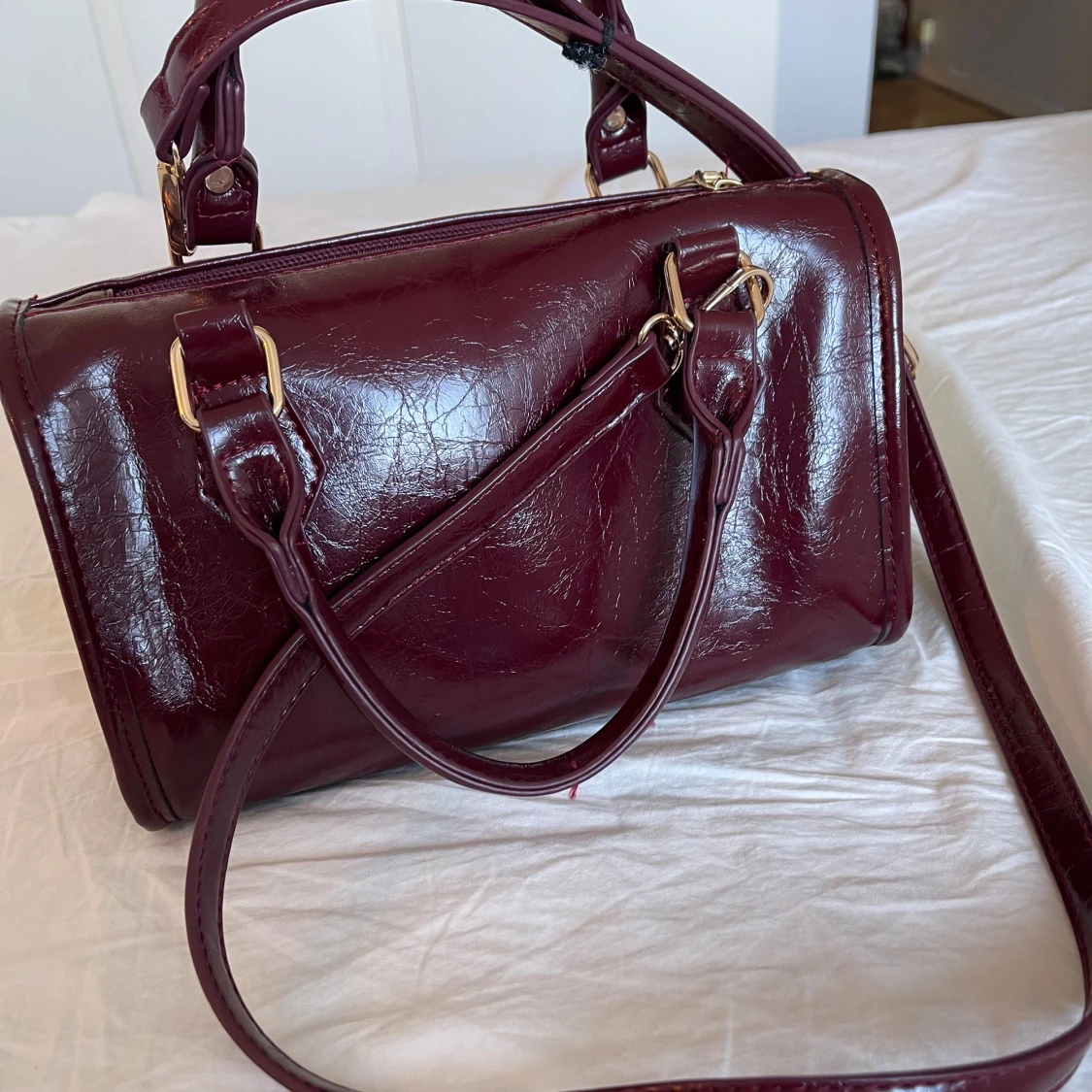 Vinröd väska  - 3