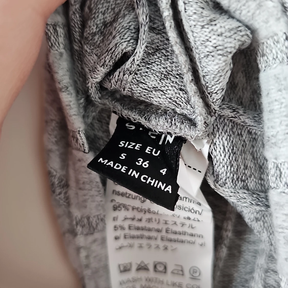 Grå ribbad bodysuit från Shein - 2