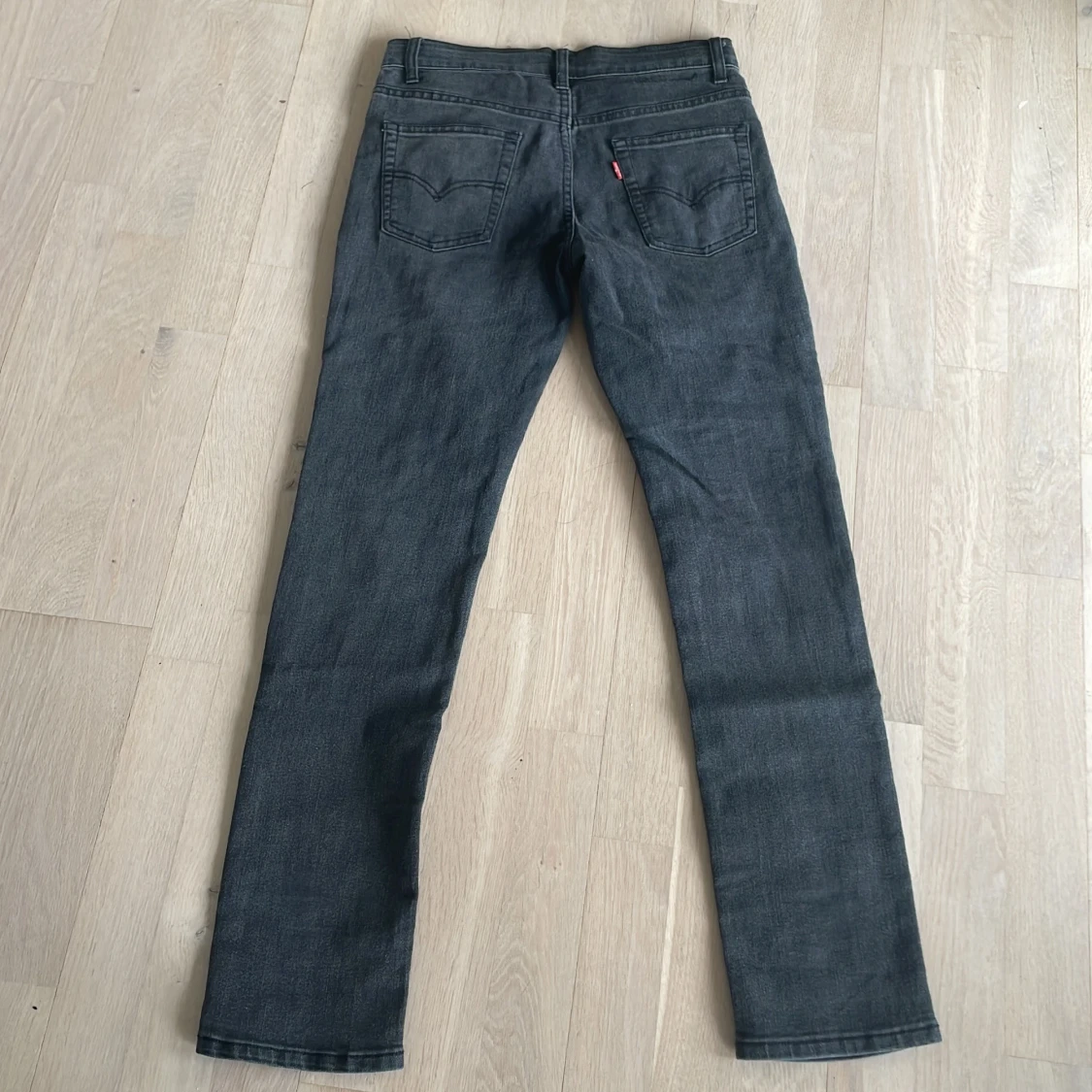Grå jeans från Levi's - 3