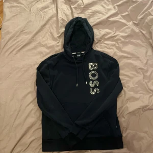 Hugo Boss hoodie - Mycket fint skick, storlek XS. Nypris: 1600kr