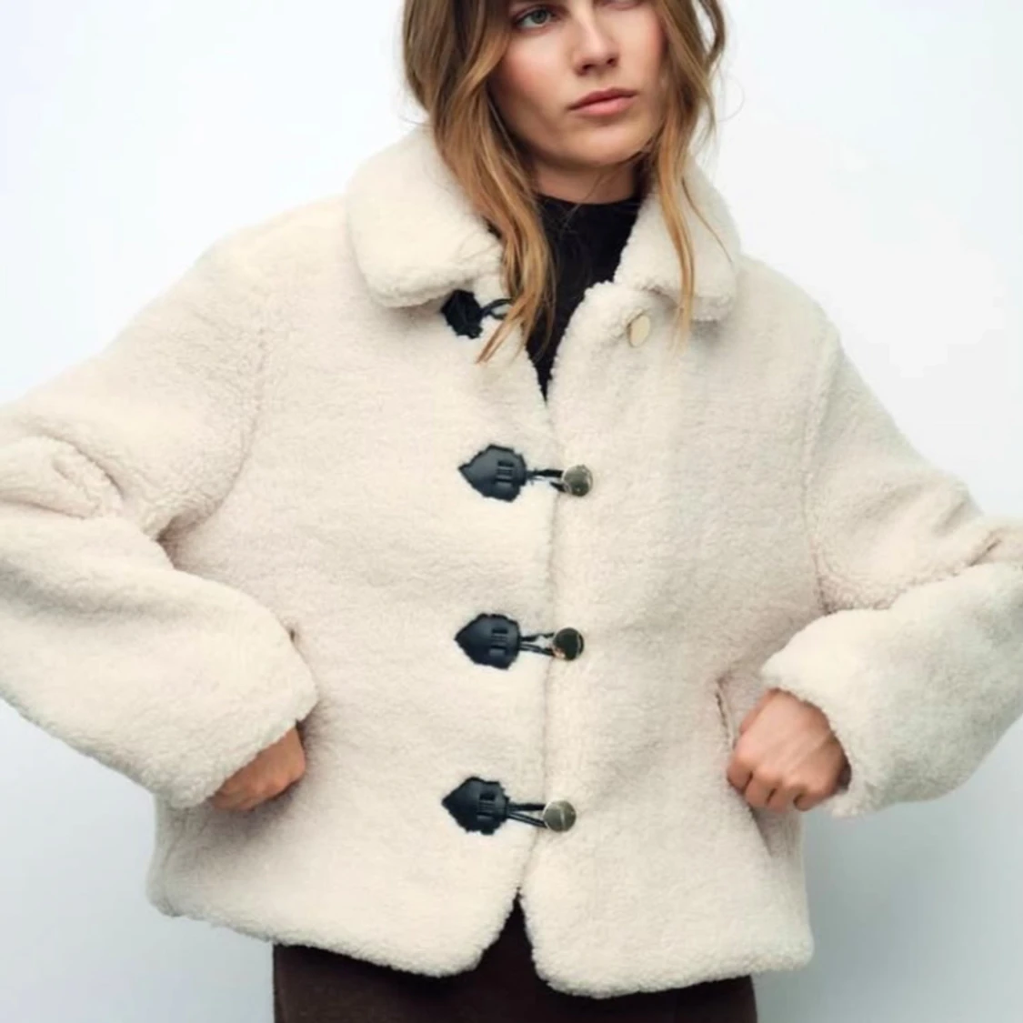 Beige vit teddyjacka från Zara - 2