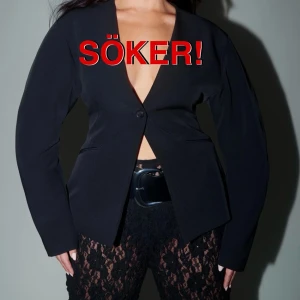 !! SÖKER I STORLEK S !! - Någon som säljer denna ”Sculpted blazer” i storlek S? Skicka PM 😇🙏🏼