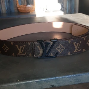 Bälte - Storlek 42/1050mm färg: brunt med Svart buckle 