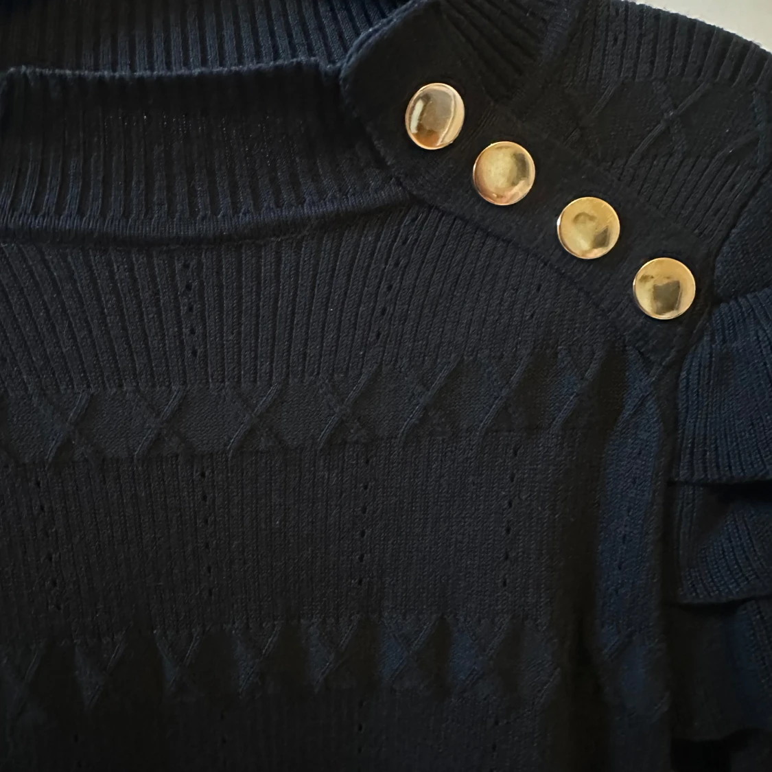 Svart stickad topp från Yu & Me