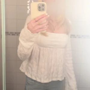 vit blus - nelly blus köpt till jul och används nu inte.