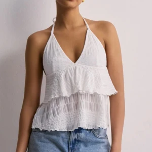 Halterneck topp Nelly 🌸 - Jättesnygg topp från Nelly 💓💓 aldrig använd 💘  120kr+frakt 💕