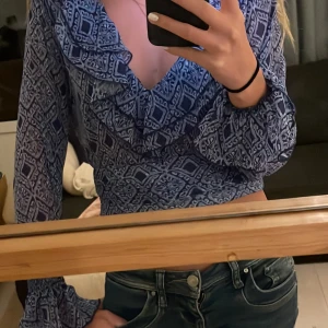 Blå mönstrad blus - Blå blus från Zara☺️