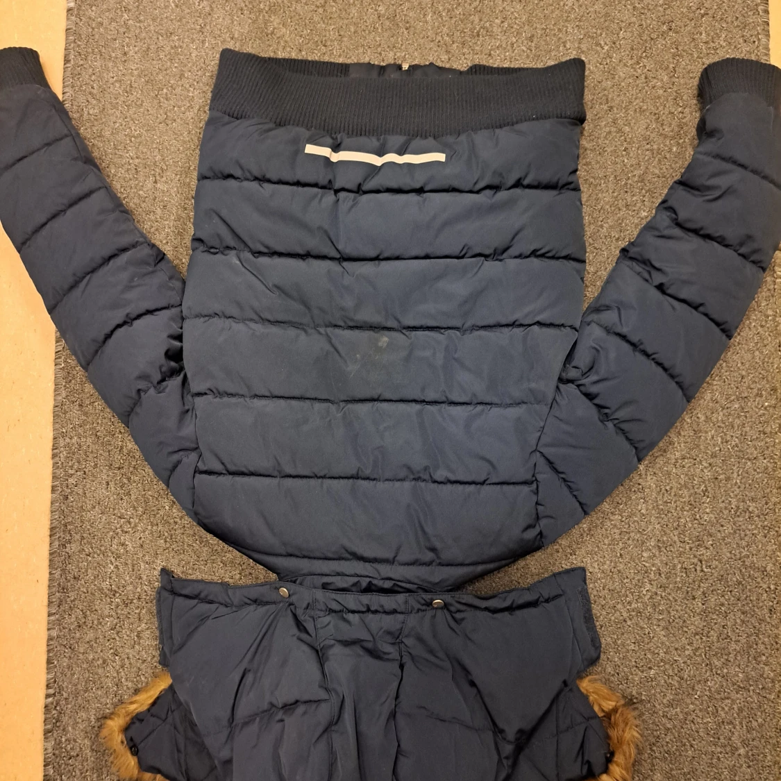 Mörkblå pufferjacka från Everest - 90