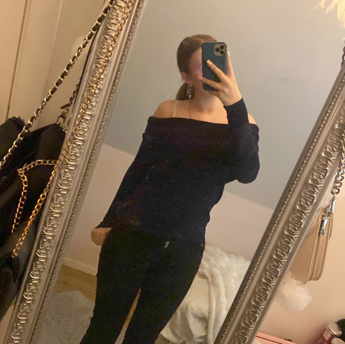 Svart offshoulder tröja från Chelsea - 90