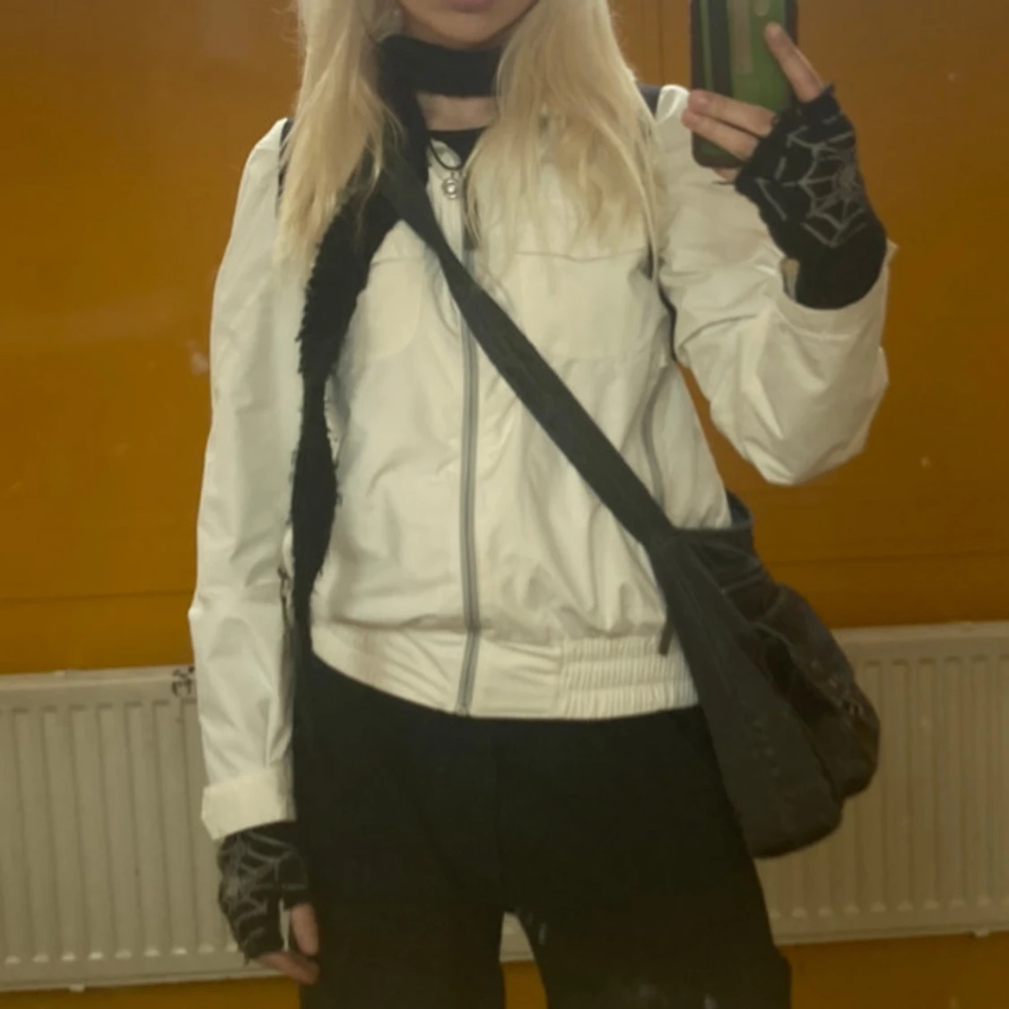 Vit vindjacka med dragkedja - 90